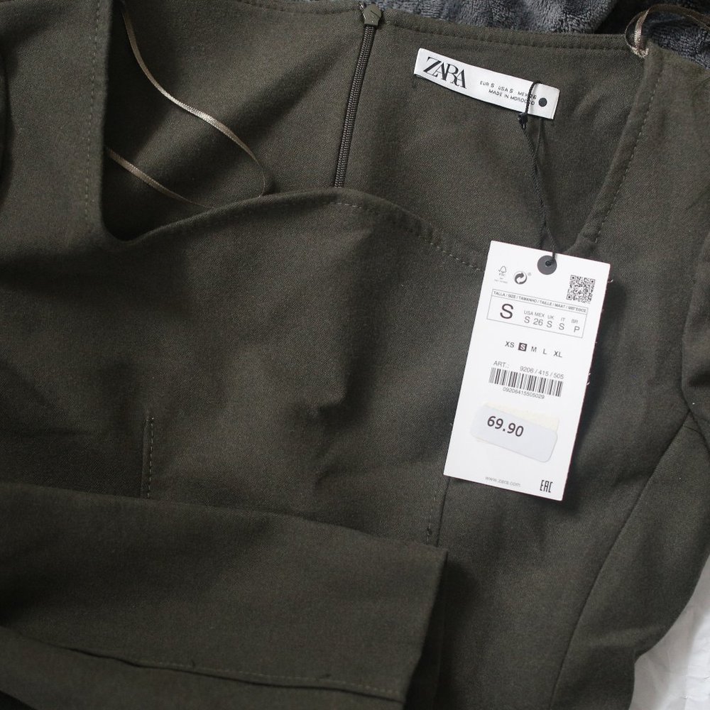 NWT TOPSTITCHED KHAKI SLIT TOP. - Picture 6 of 10